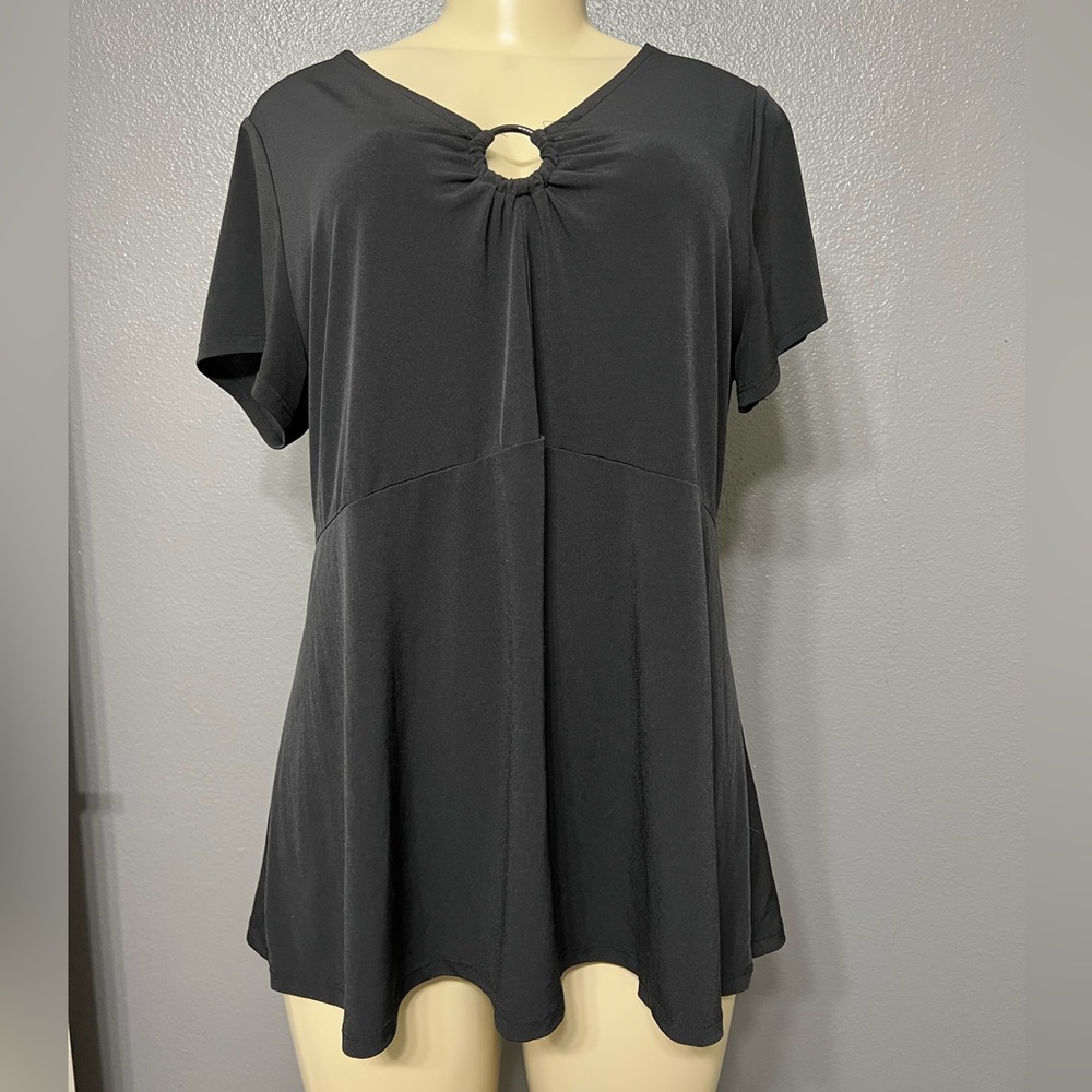 Lane Bryant size 14/16 black keyhole ring top-worn once